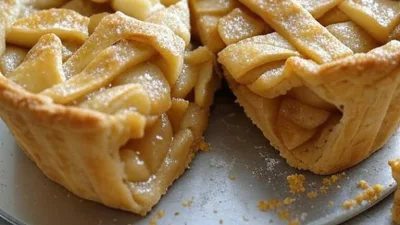 Omas Klassischer Apfelkuchen mit Knusprigem Teig