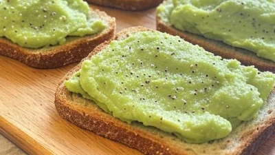 Ricetta Toast all'Avocado Sano con Semi di Canapa