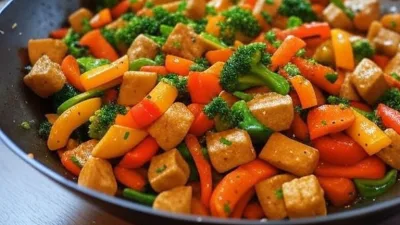 Sauté Végétalien Riche en Protéines : Recette Rapide et Saine pour le Dîner