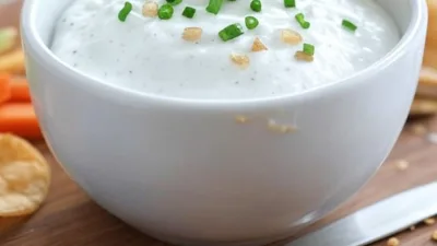 Rømme og Løk Dip Oppskrift