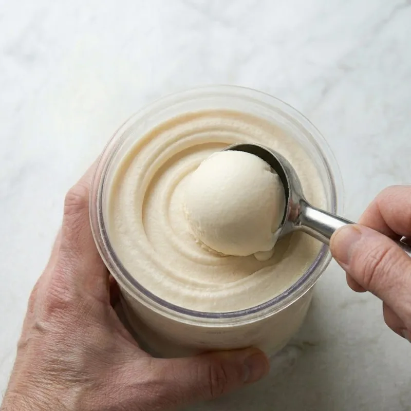 Glace vanille Ninja Creami cuillère lisse sans cristaux
